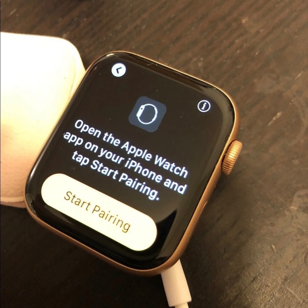 Series 5 44MM Apple 🍎 Watch GPS Rose 🌹 Gold